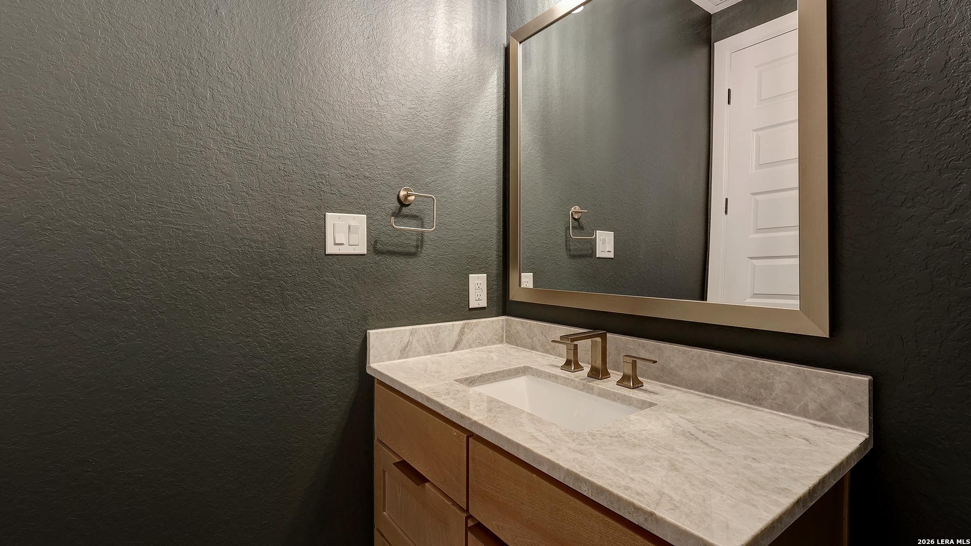 26 Enia Circle, San Antonio, TX 78257