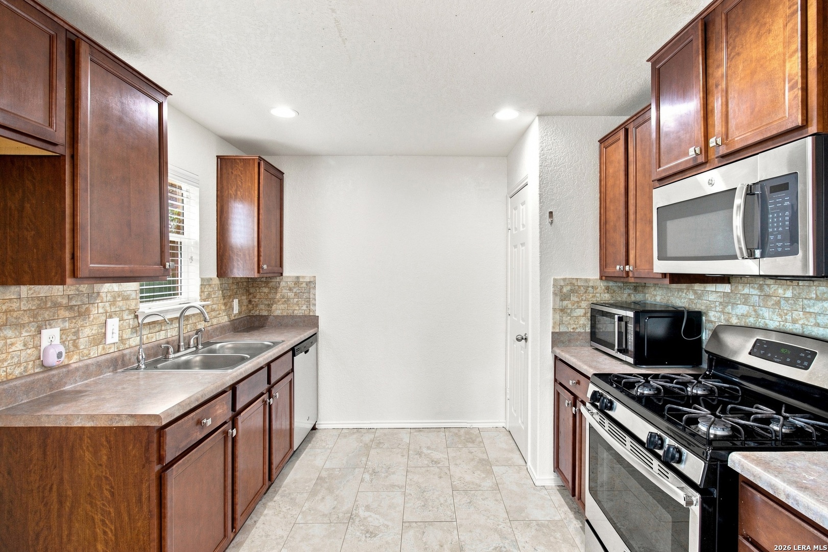 5814 ESPADA BND, San Antonio, TX 78222