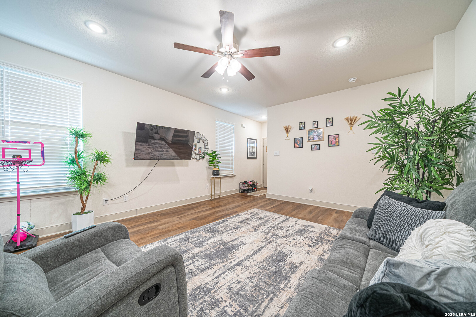 7616 MAGNOLIA VLG, San Antonio, TX 78252