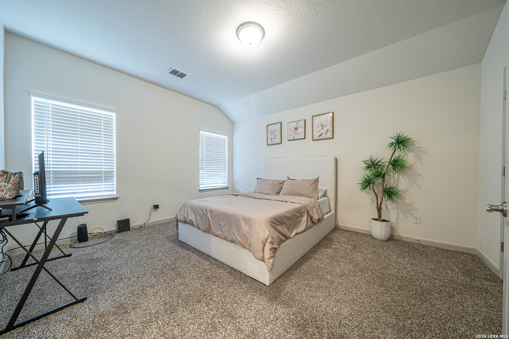 7616 MAGNOLIA VLG, San Antonio, TX 78252