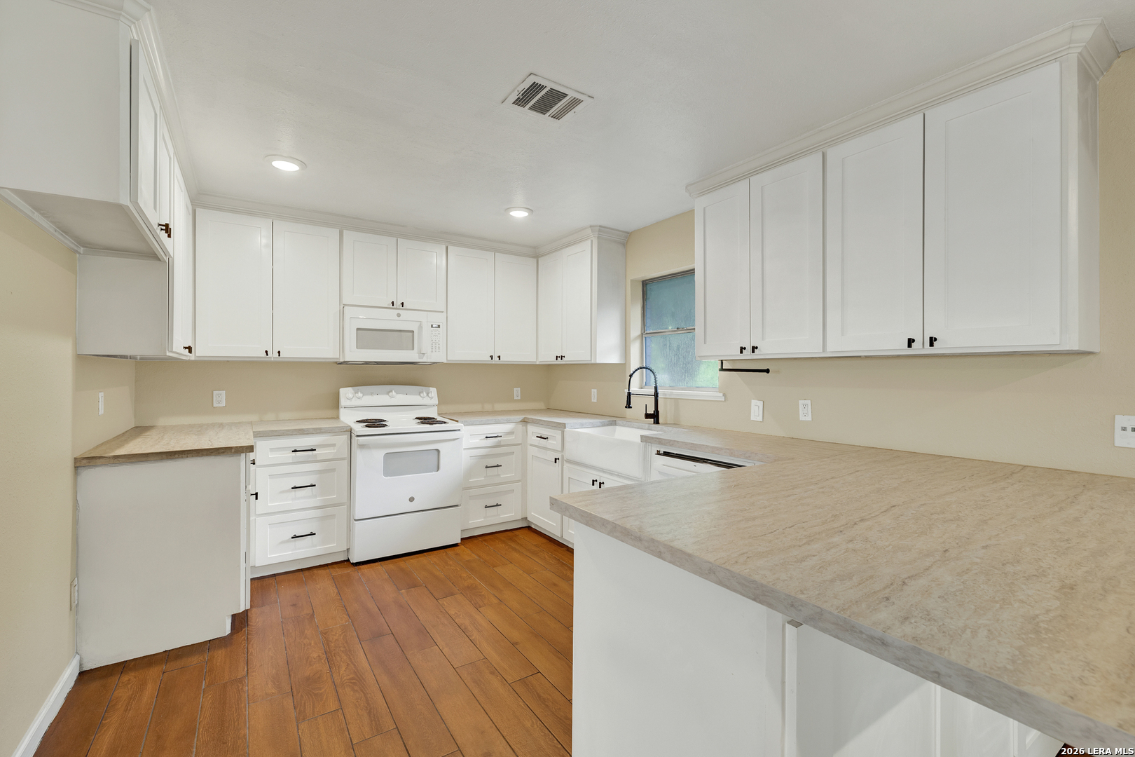 153 SWAN DR, New Braunfels, TX 78130