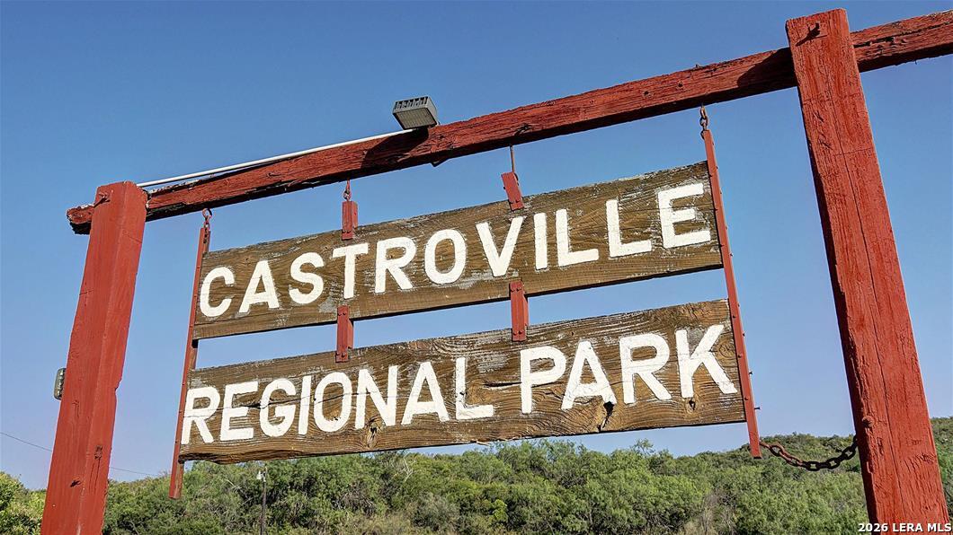 511 White Oak, Castroville, TX 78009