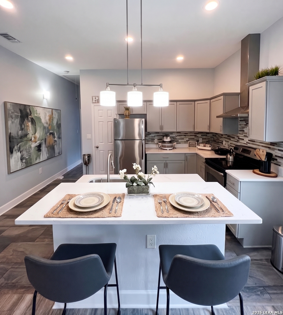 Eat-In Kitchen