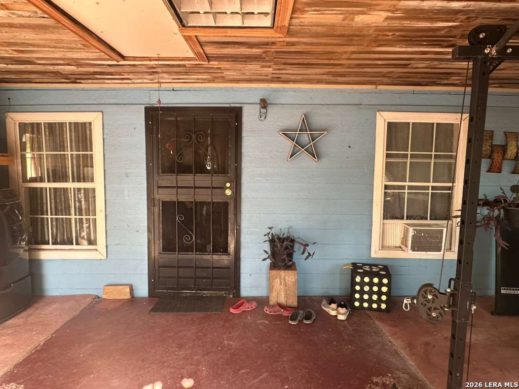 518 SW 18th St Listing Cover Image