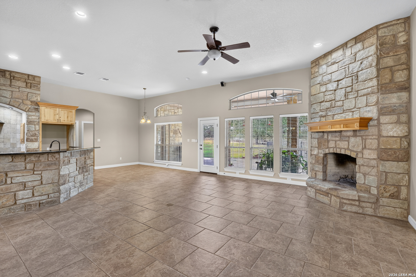 144 Abrego Lake, Floresville, TX 78114