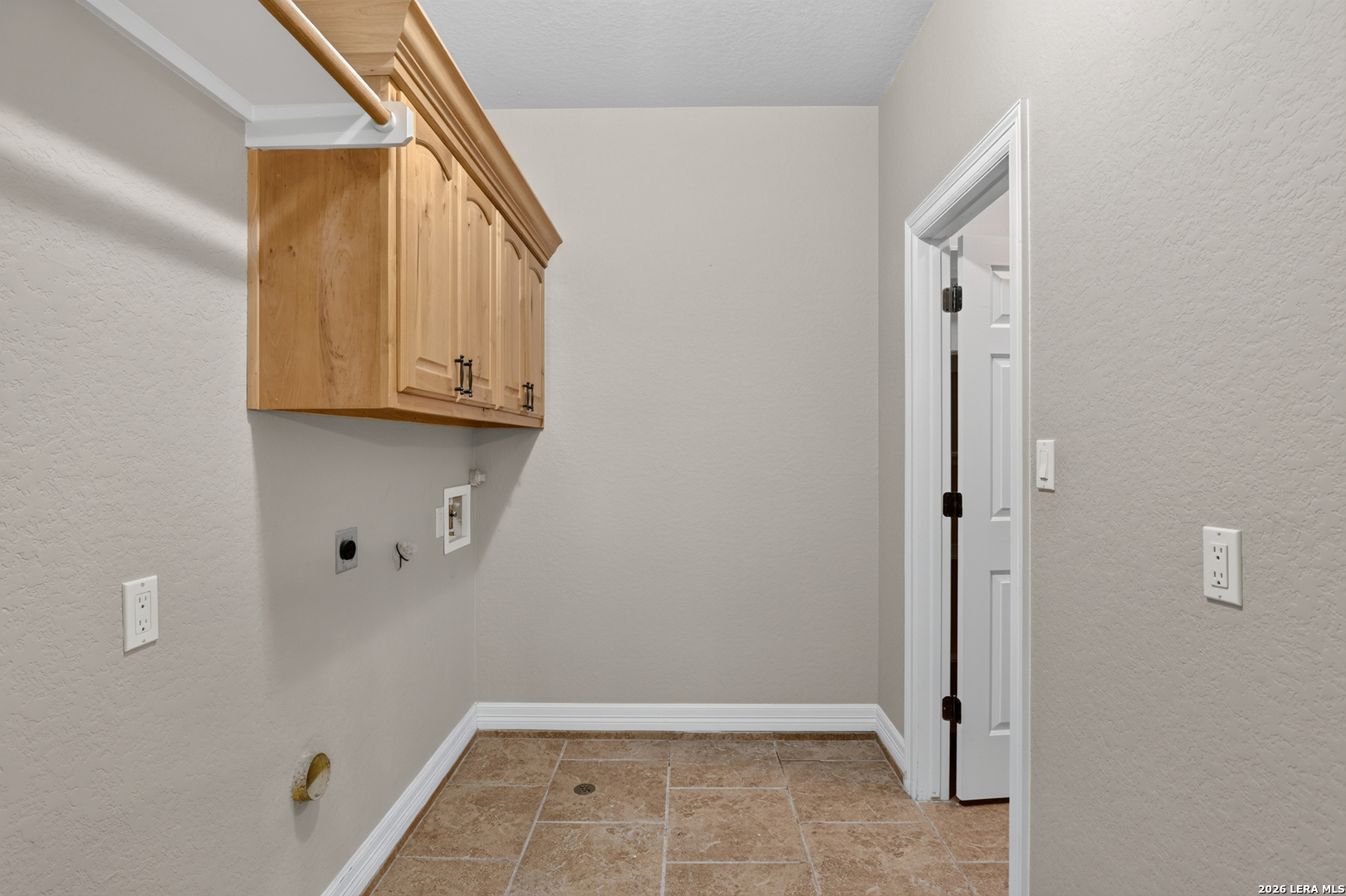 144 Abrego Lake, Floresville, TX 78114