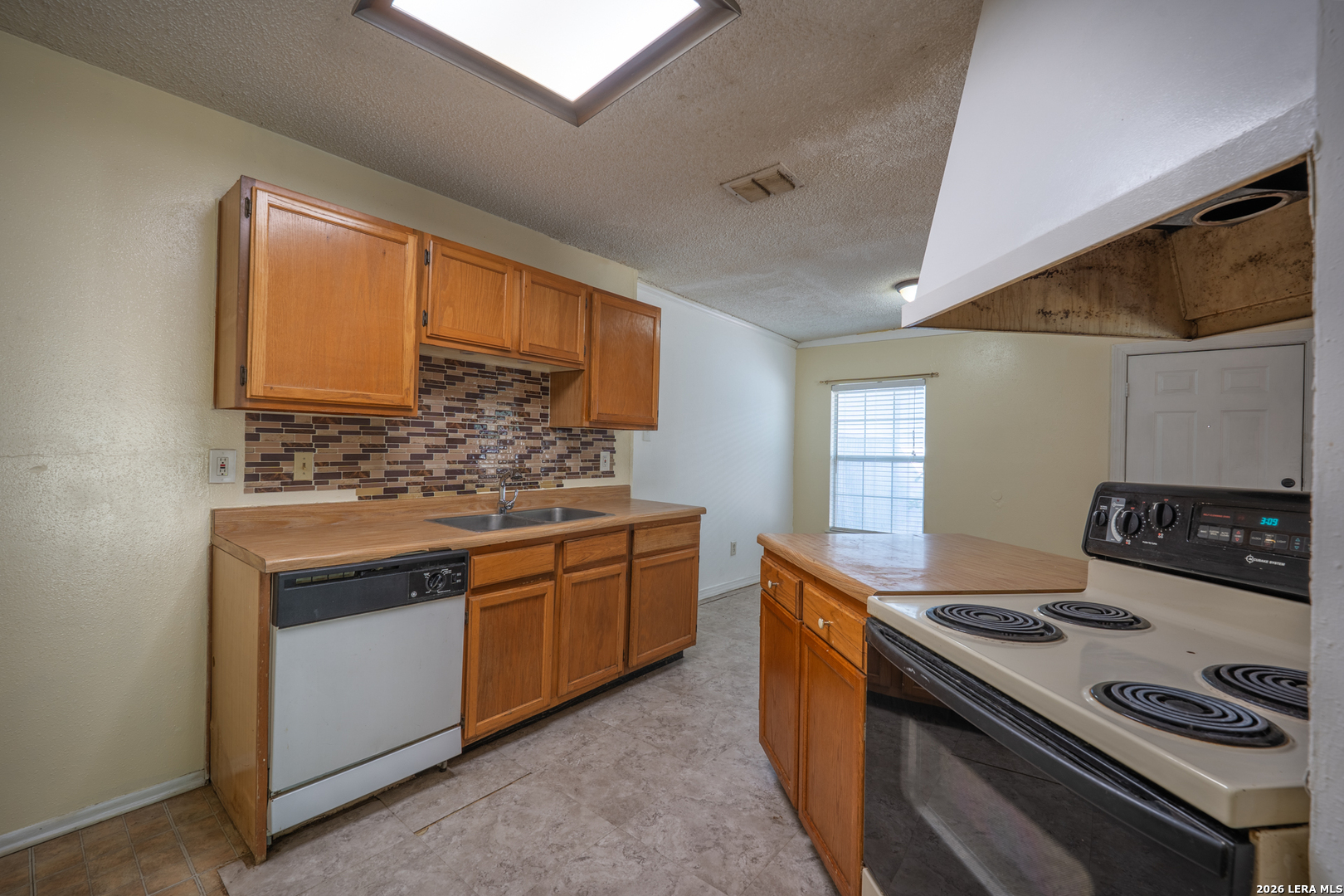 1302 Coldwater Dr, San Antonio, TX 78245