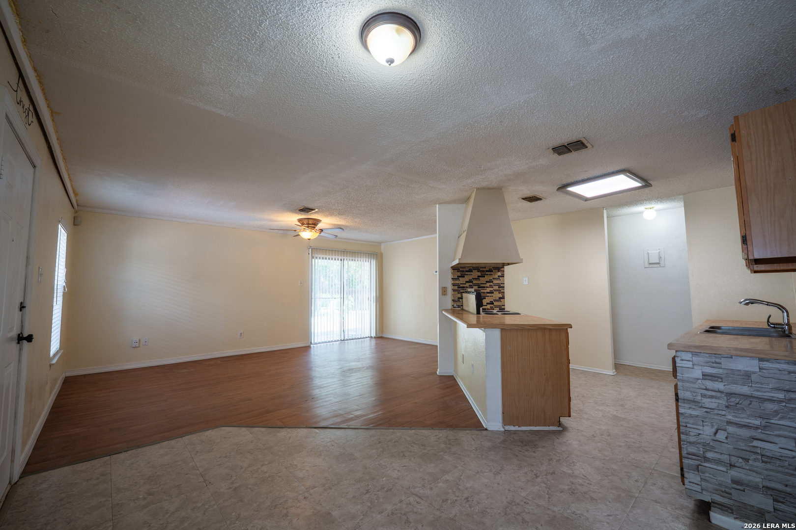1302 Coldwater Dr, San Antonio, TX 78245