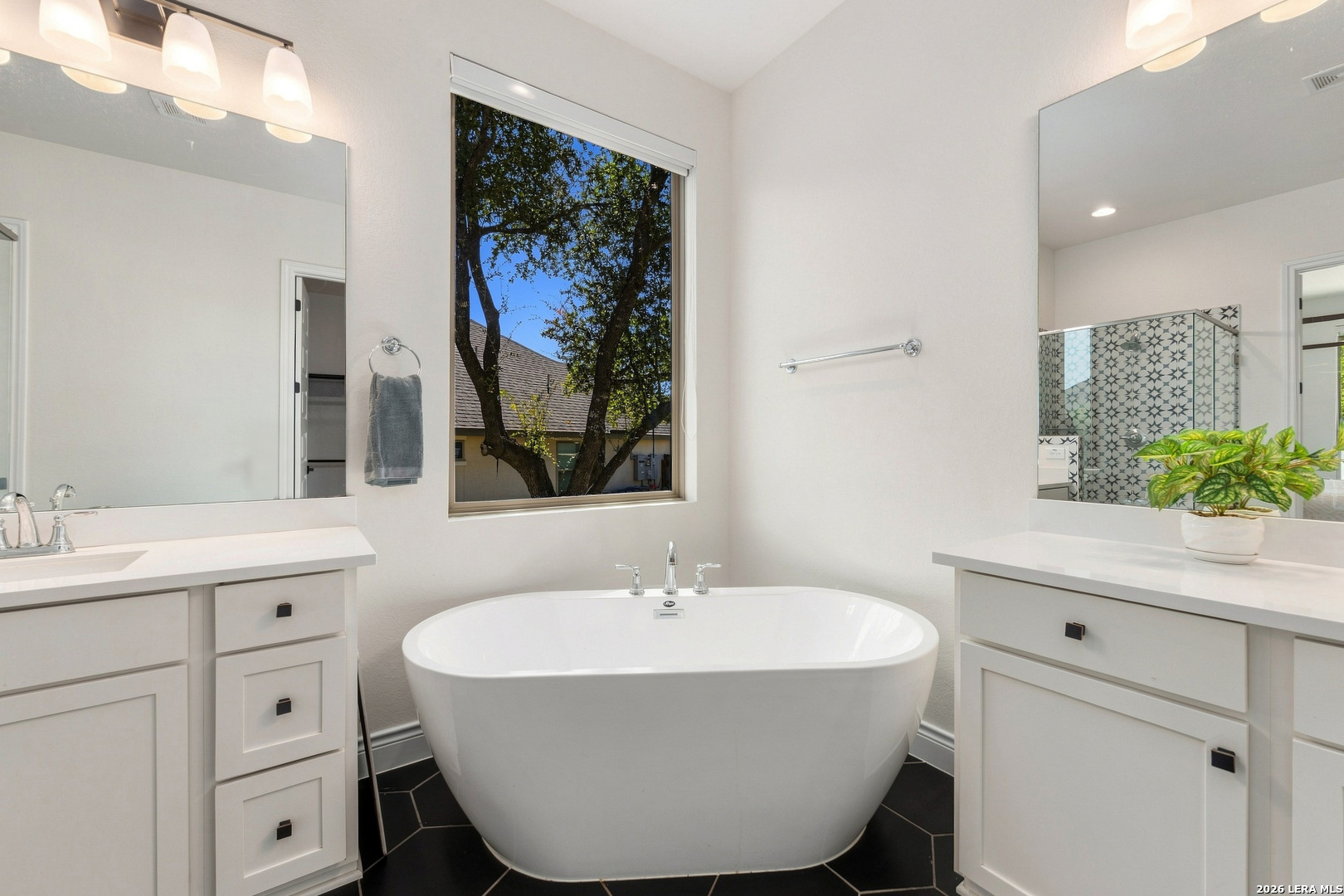 9041 MENDRIN RDG, Fair Oaks Ranch, TX 78015