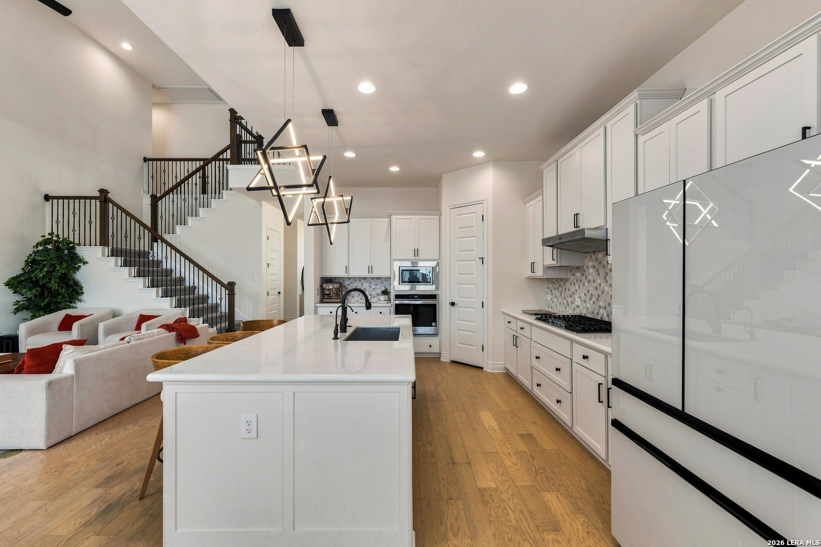 9041 MENDRIN RDG, Fair Oaks Ranch, TX 78015