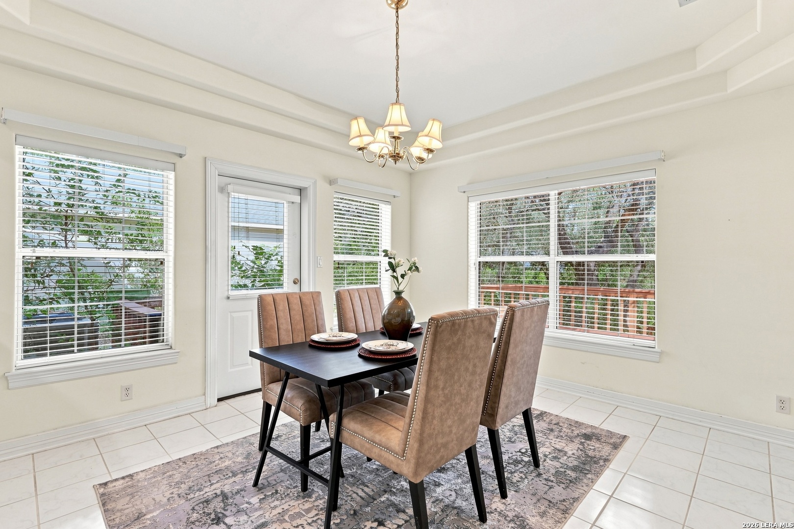 Eat-In Kitchen