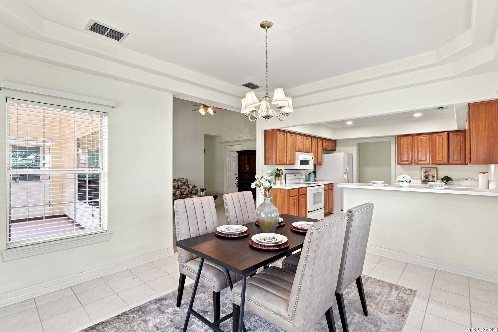Eat-In Kitchen
