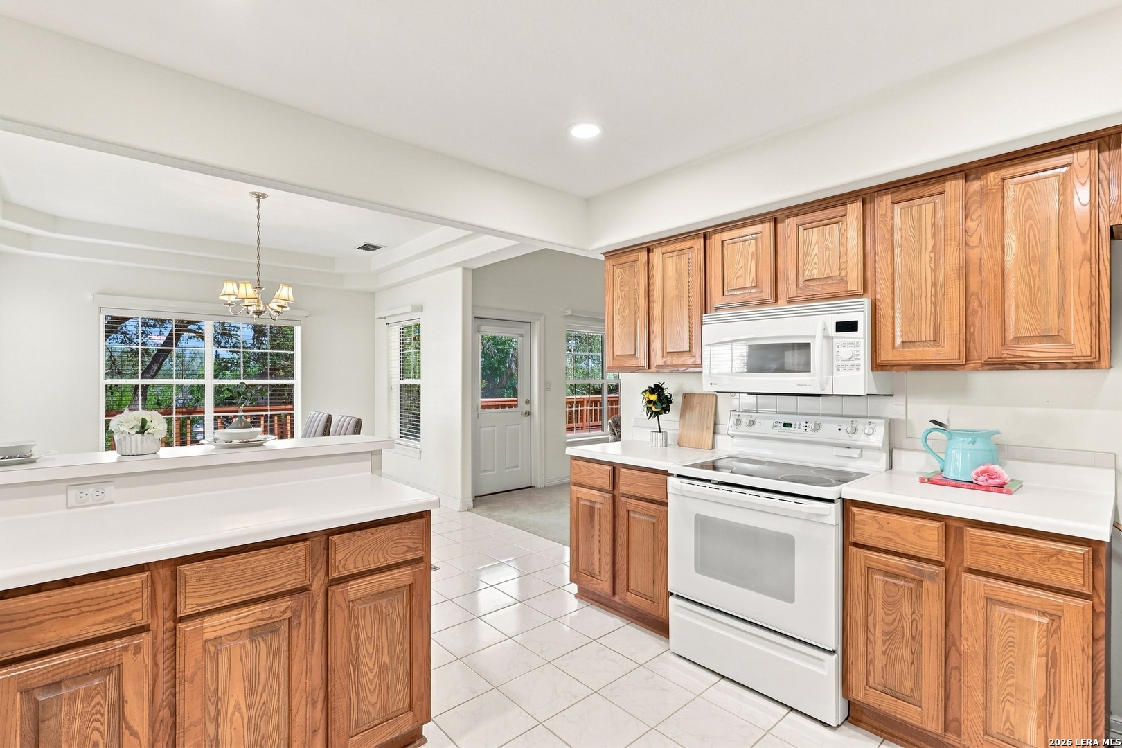 Eat-In Kitchen