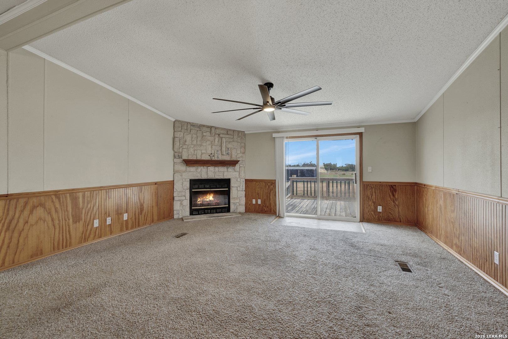 745 Warncke Rd, La Vernia, TX 78121