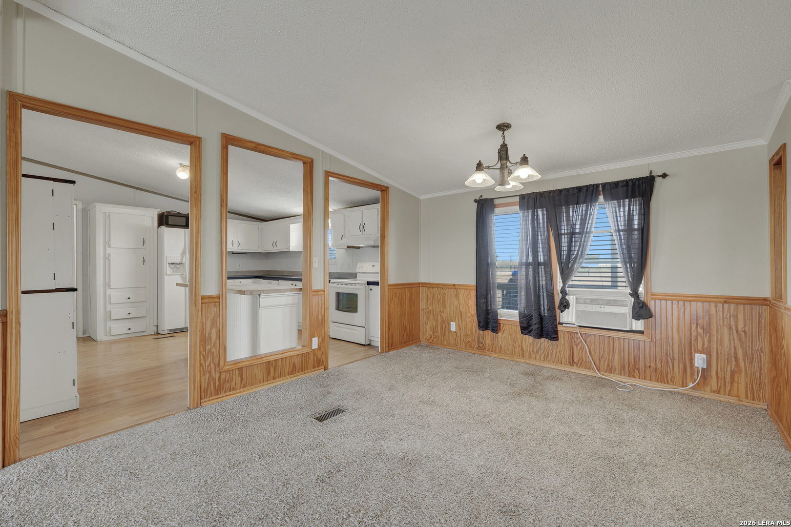 745 Warncke Rd, La Vernia, TX 78121