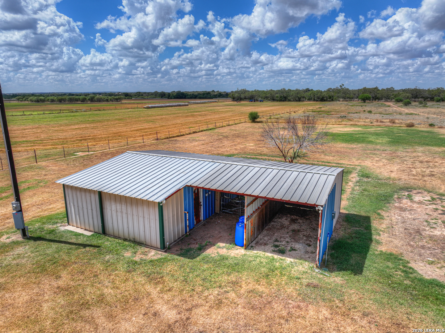 745 Warncke Rd, La Vernia, TX 78121