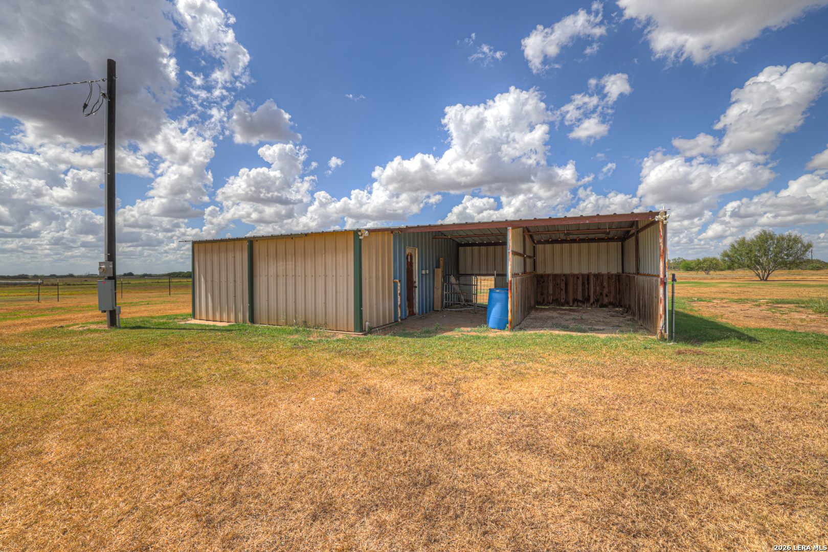 745 Warncke Rd, La Vernia, TX 78121