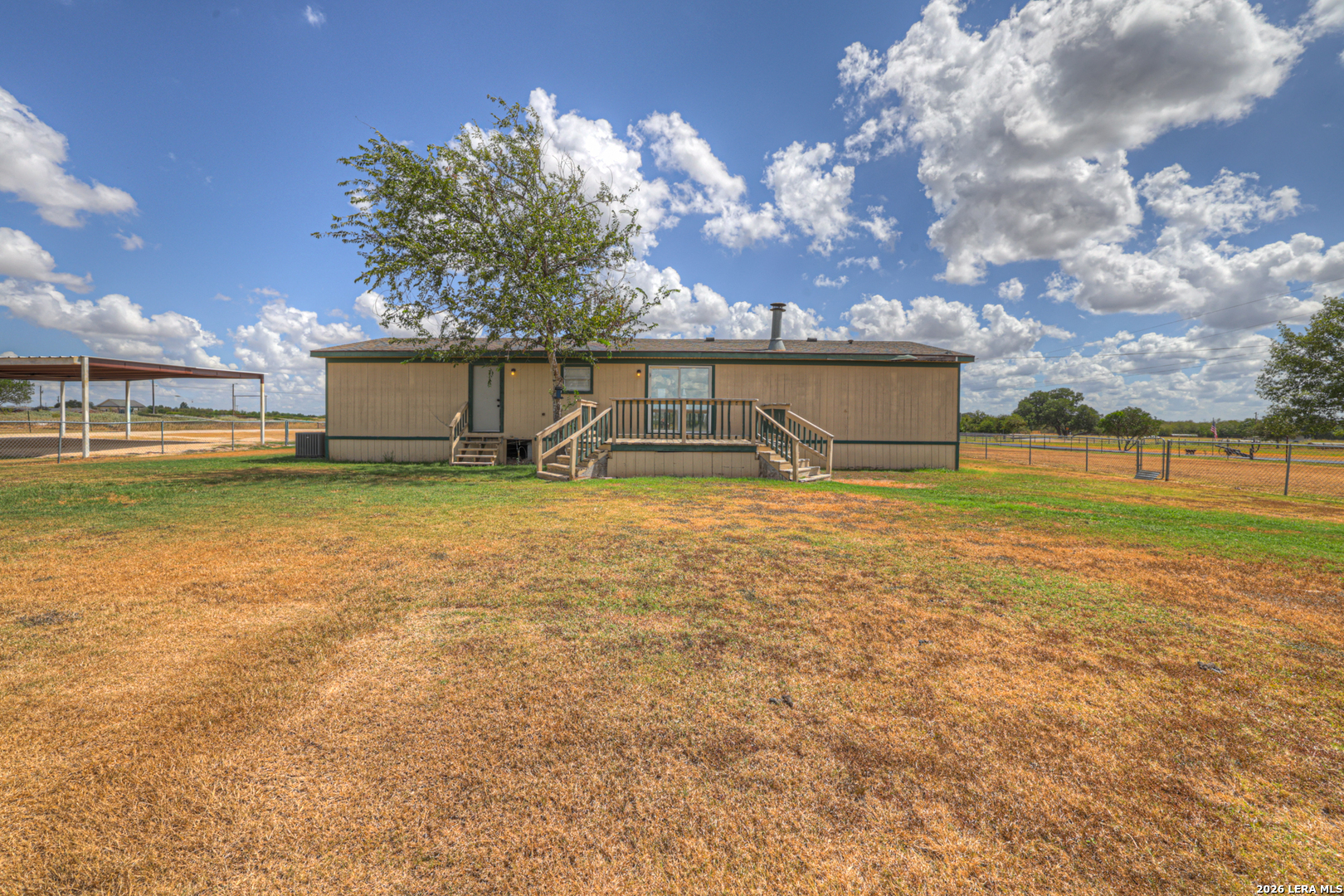745 Warncke Rd, La Vernia, TX 78121
