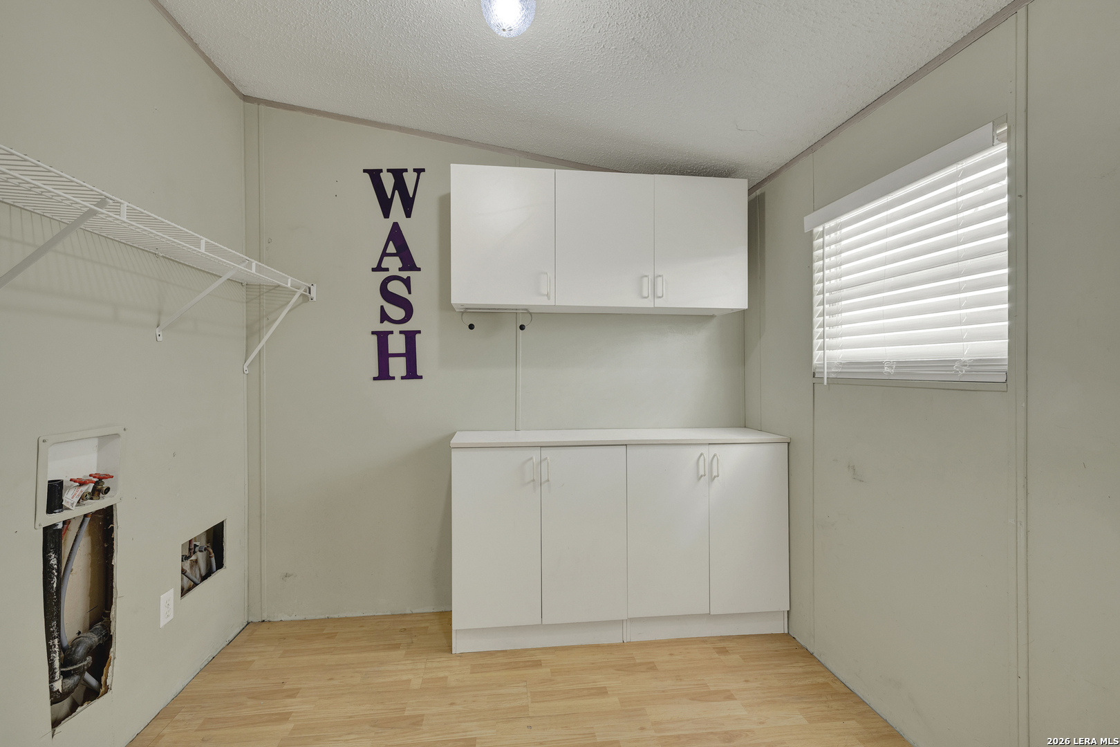 745 Warncke Rd, La Vernia, TX 78121