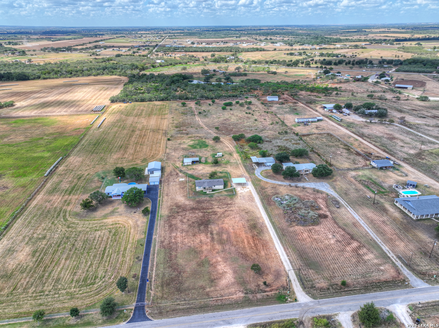 745 Warncke Rd, La Vernia, TX 78121