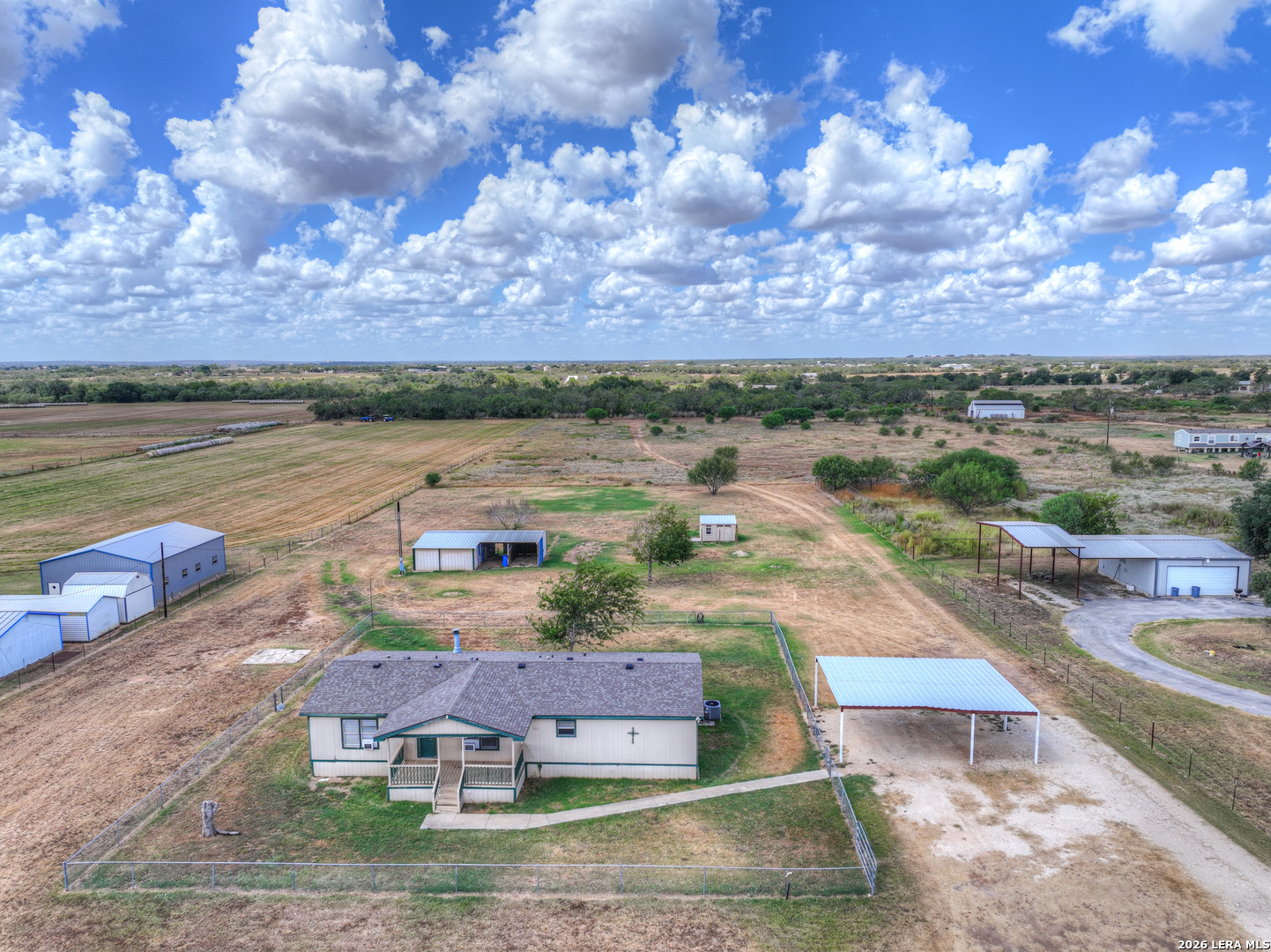 745 Warncke Rd, La Vernia, TX 78121