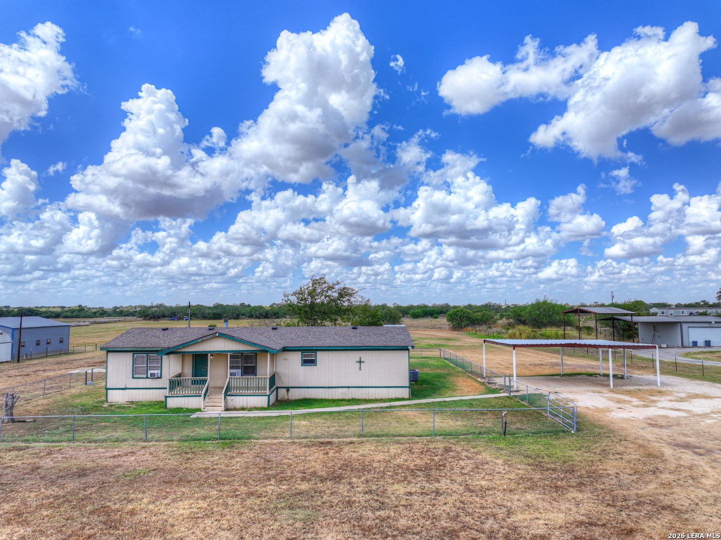 745 Warncke Rd, La Vernia, TX 78121