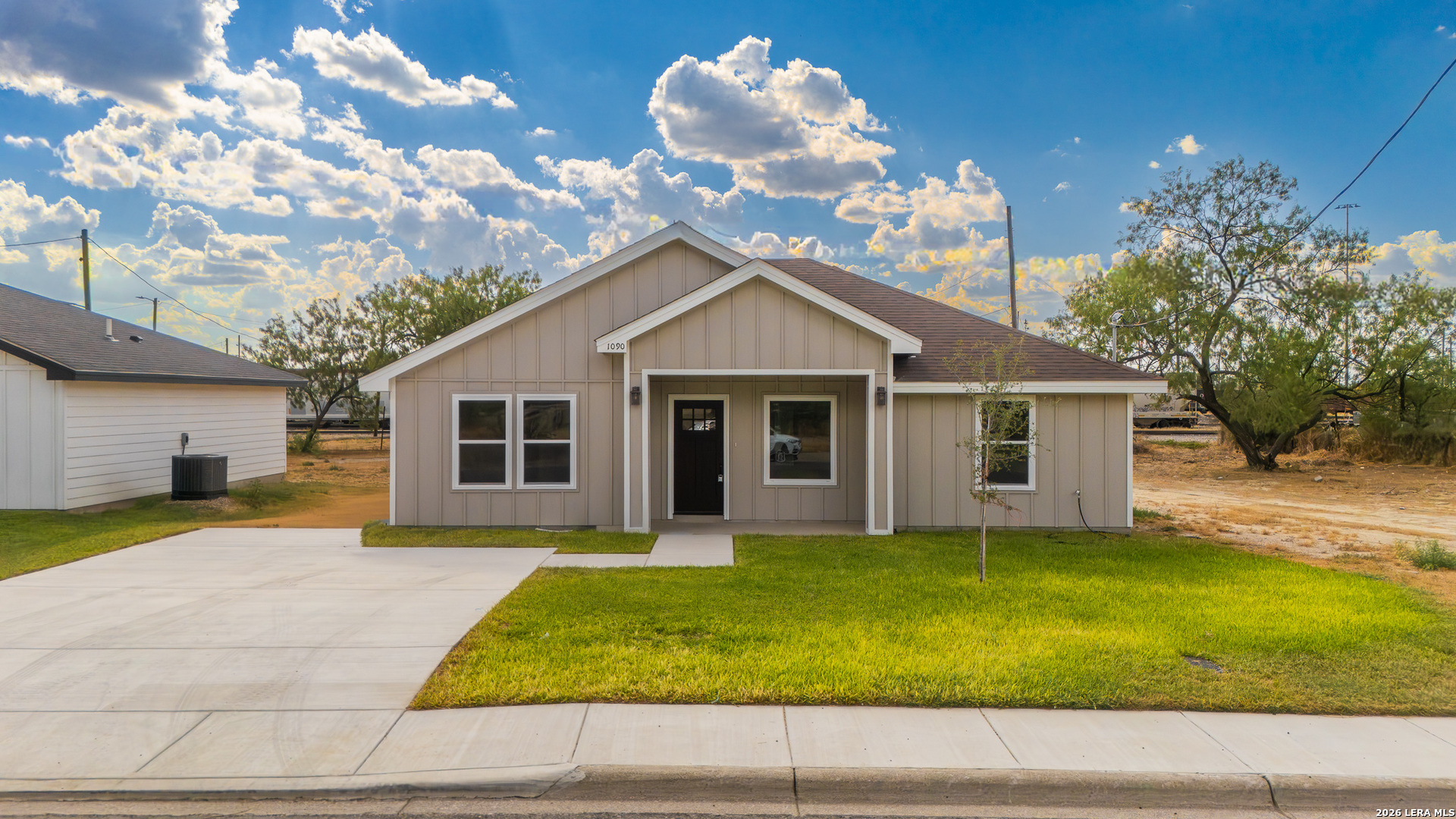1090 KIFURI ST, Eagle Pass, TX 78852