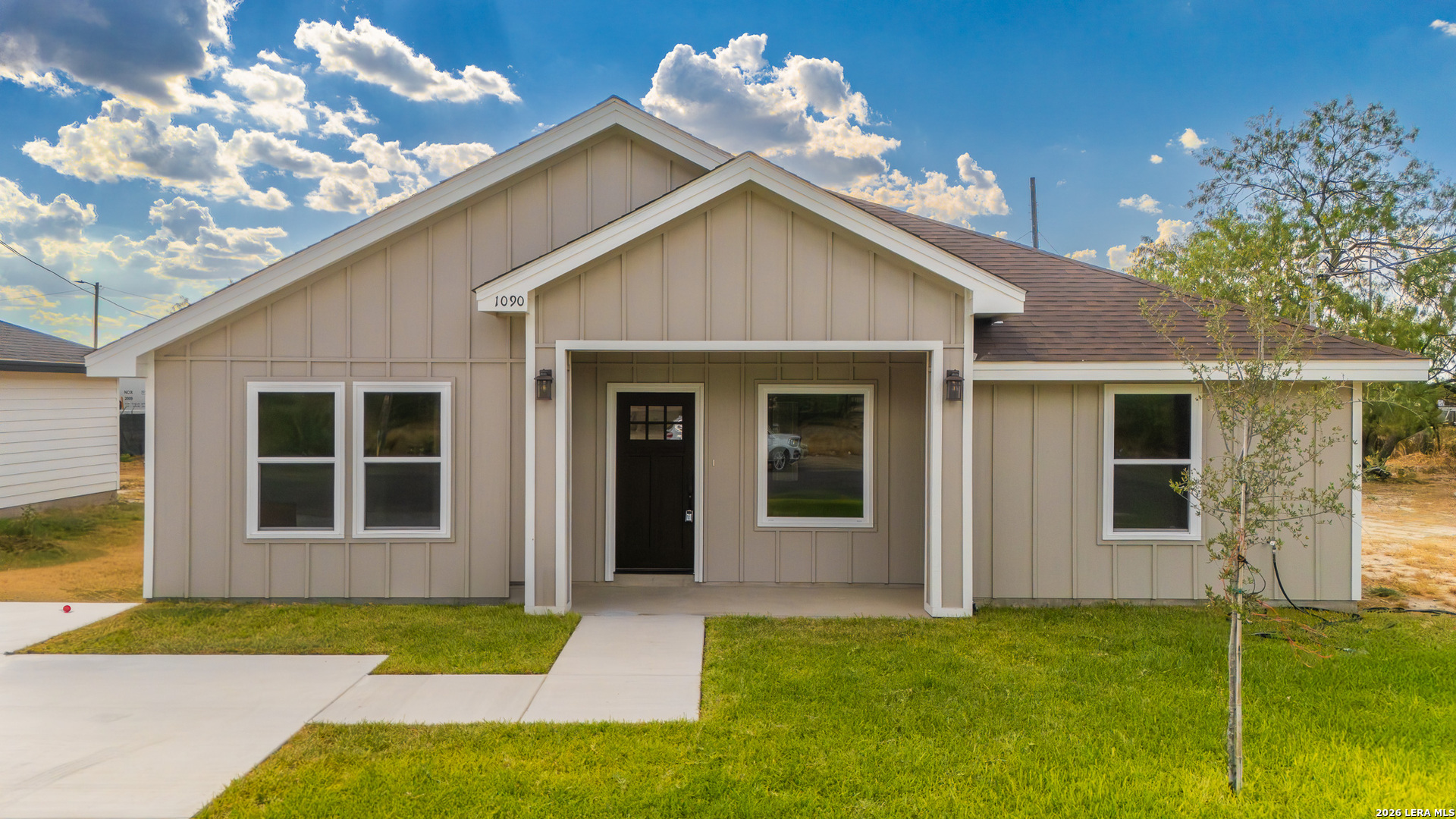 1090 KIFURI ST, Eagle Pass, TX 78852