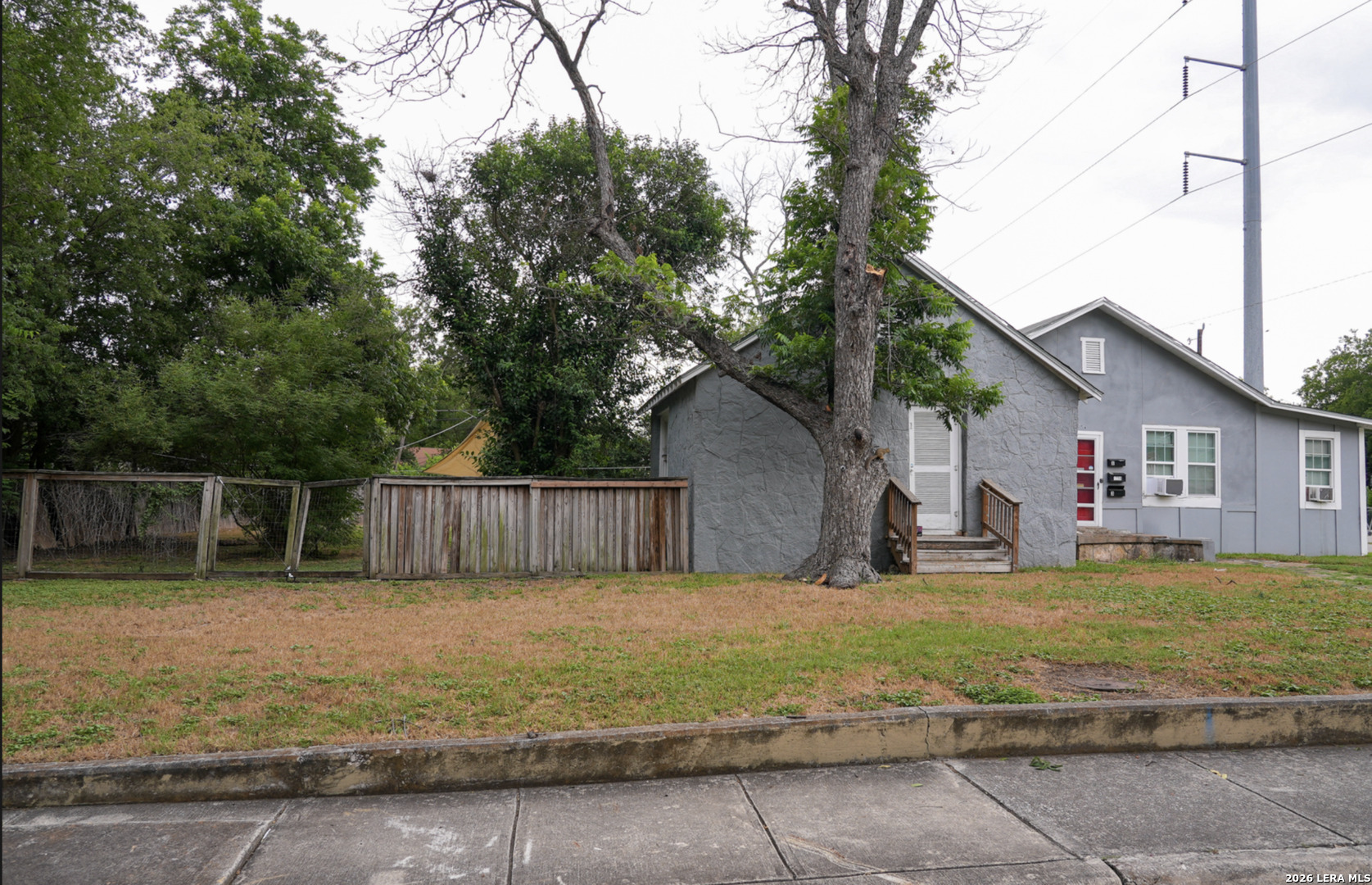Photo 4 of Multi family home for sale at 1738 Santa Anna, San Antonio, TX 78201 | MLS# 2017555 | Listing updated on 2026-09-18