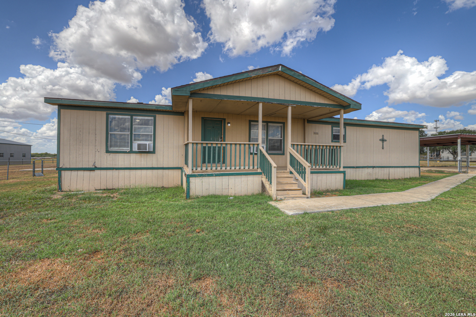 745 Warncke Rd, La Vernia, TX 78121