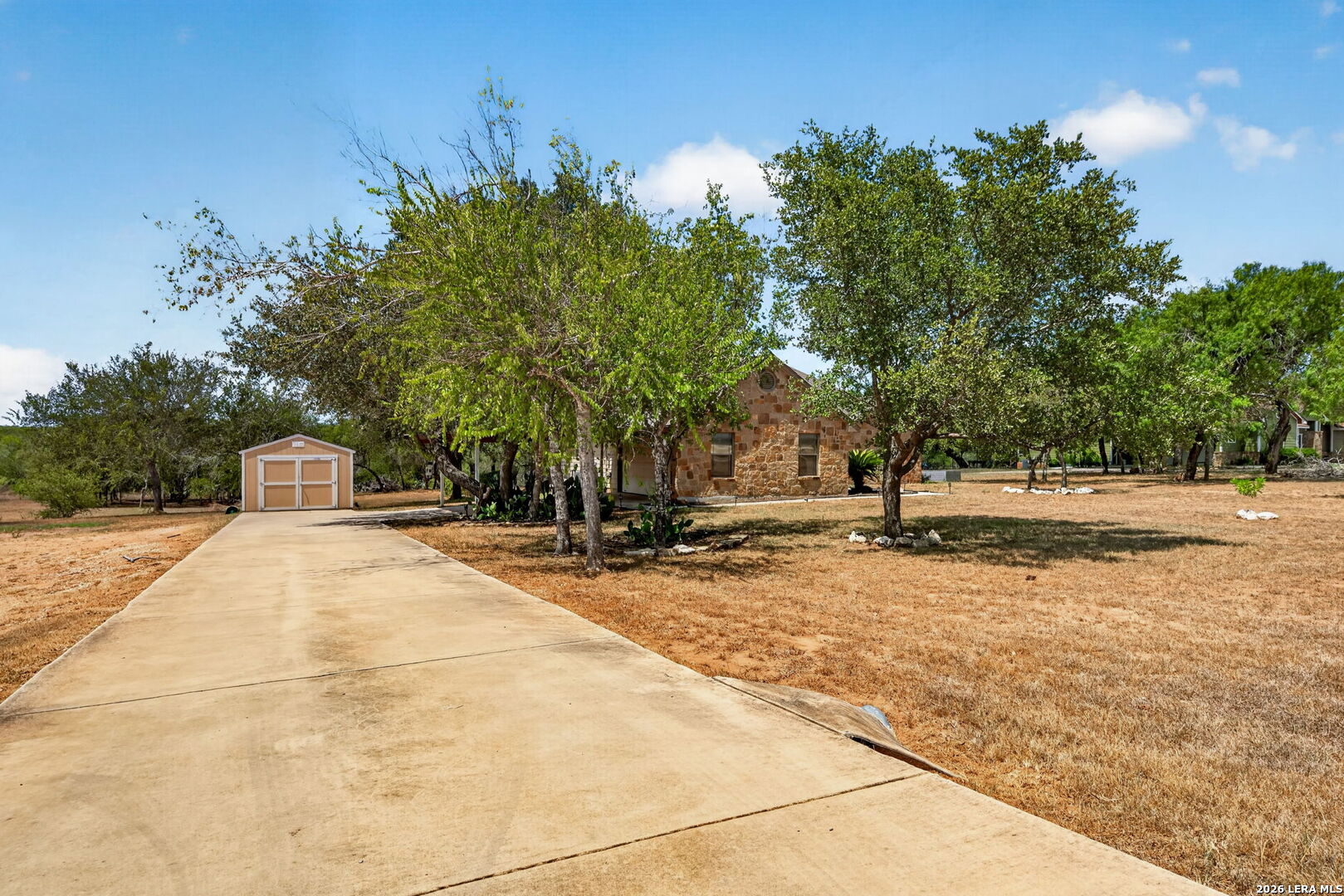 555 CIMARRON SQ, Poteet, TX 78065