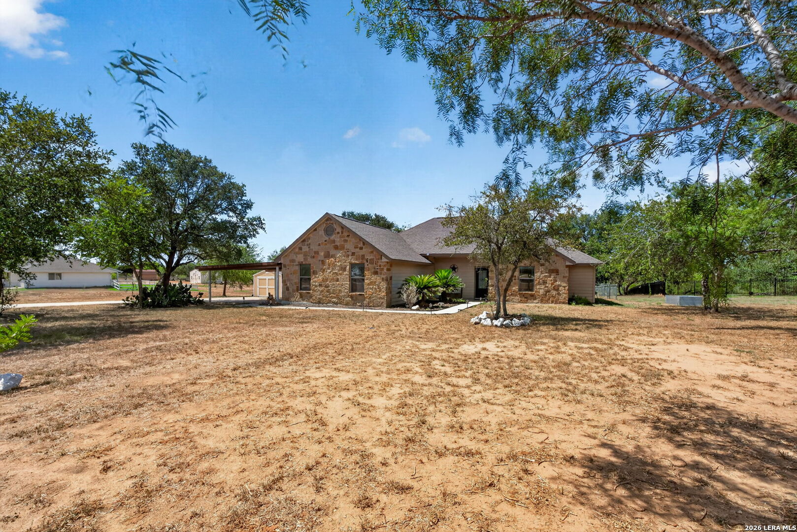 555 CIMARRON SQ, Poteet, TX 78065