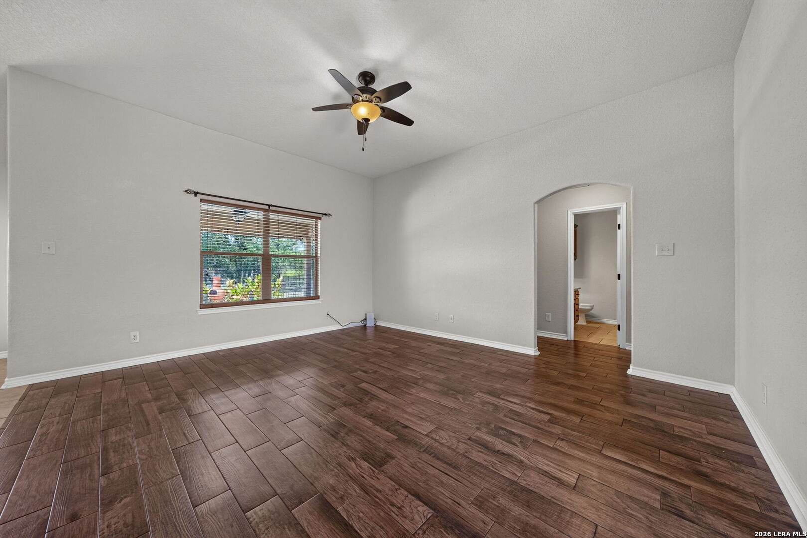 555 CIMARRON SQ, Poteet, TX 78065