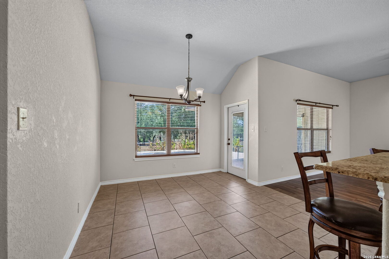 555 CIMARRON SQ, Poteet, TX 78065