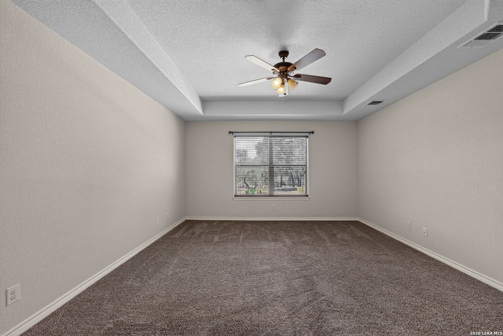 555 CIMARRON SQ, Poteet, TX 78065