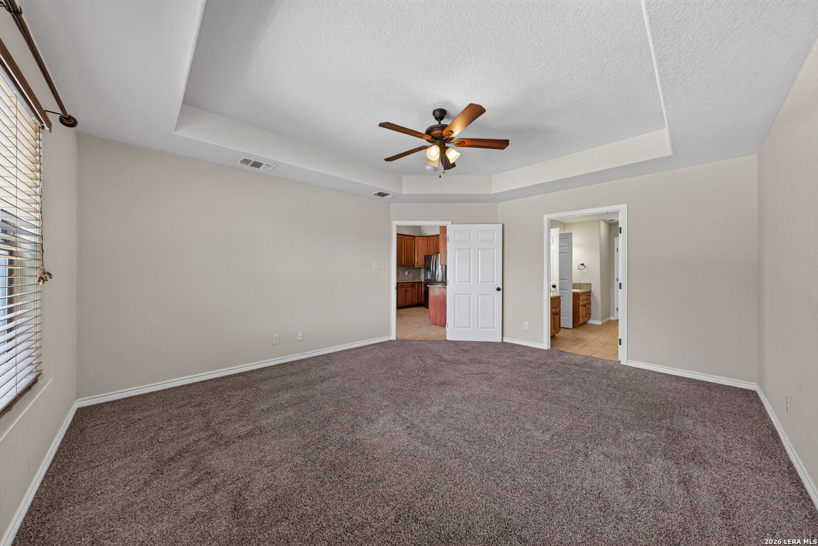555 CIMARRON SQ, Poteet, TX 78065