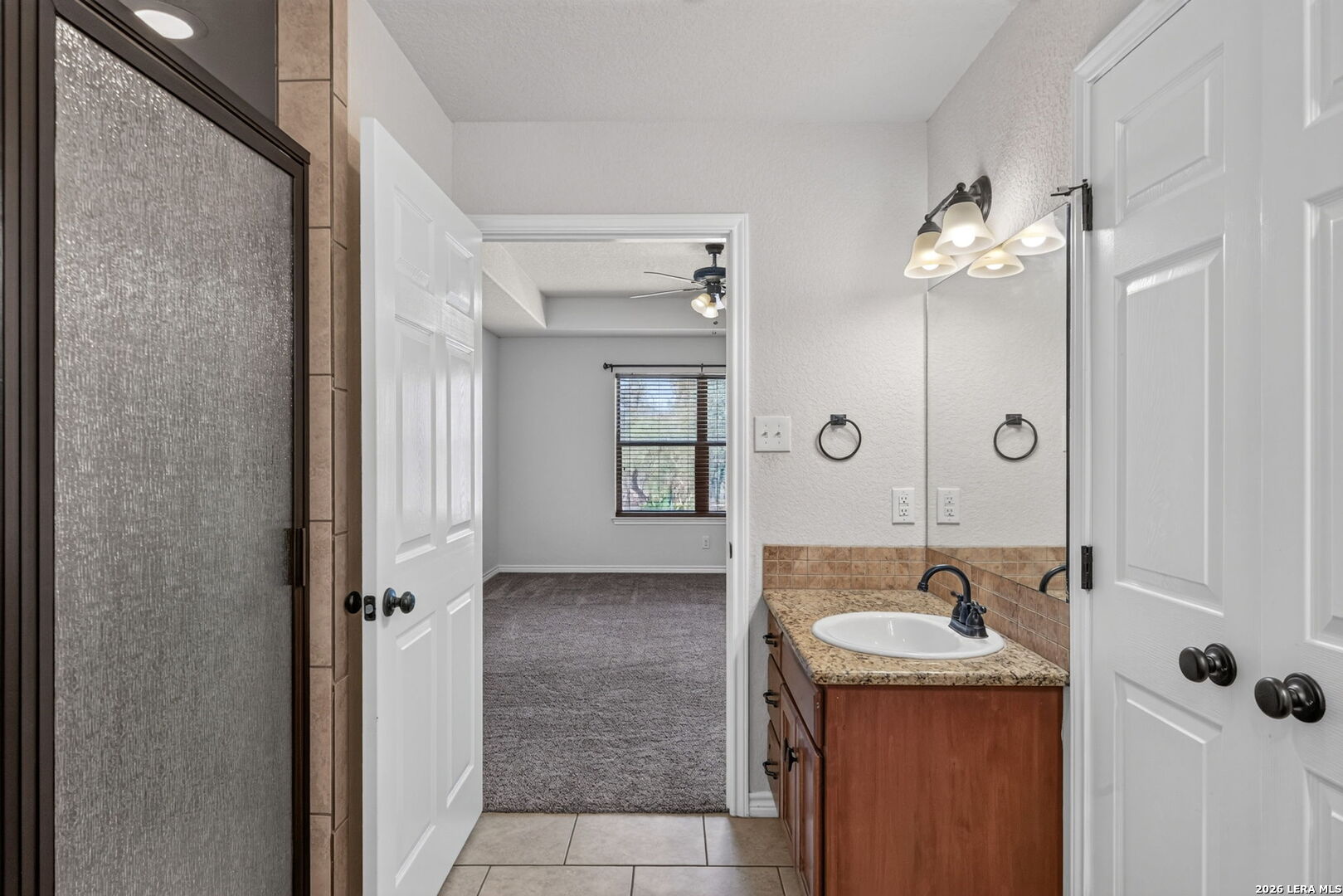 555 CIMARRON SQ, Poteet, TX 78065