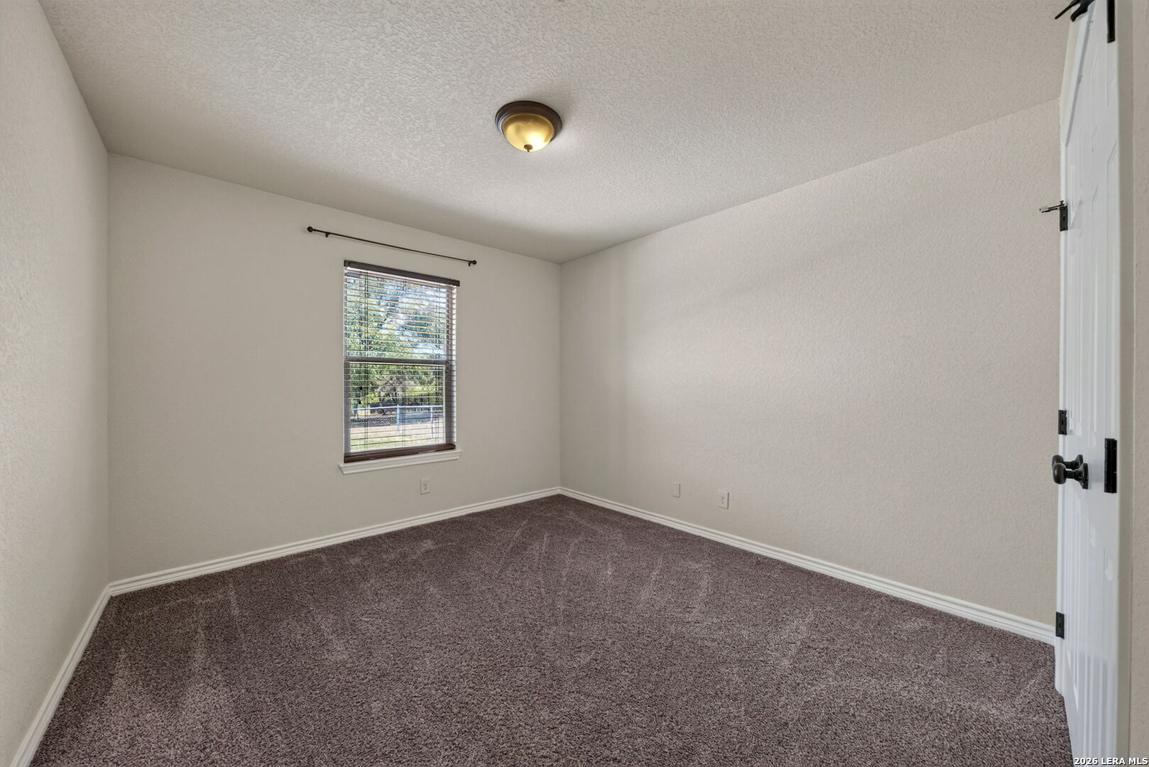 555 CIMARRON SQ, Poteet, TX 78065