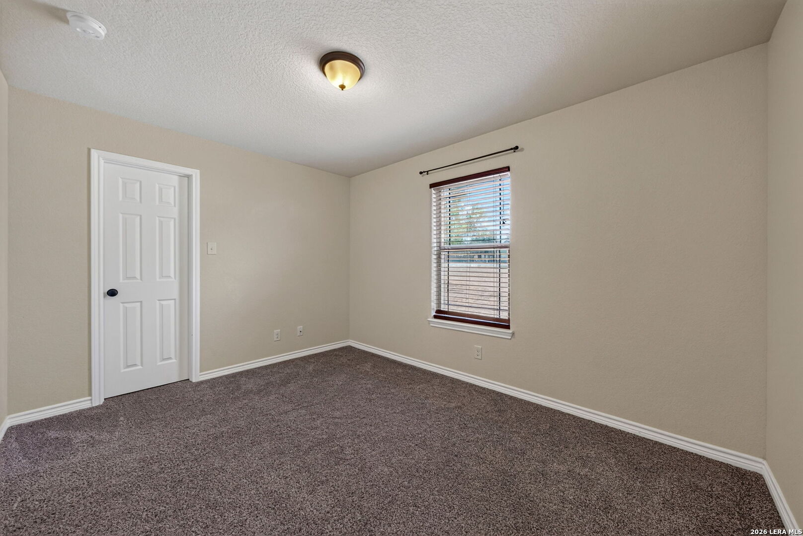 555 CIMARRON SQ, Poteet, TX 78065