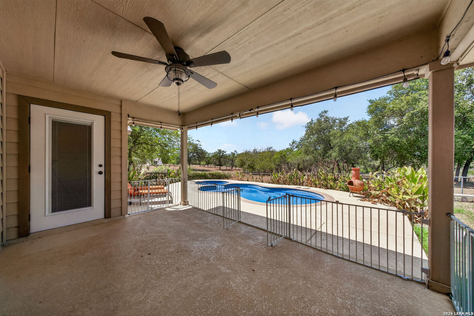 555 CIMARRON SQ, Poteet, TX 78065