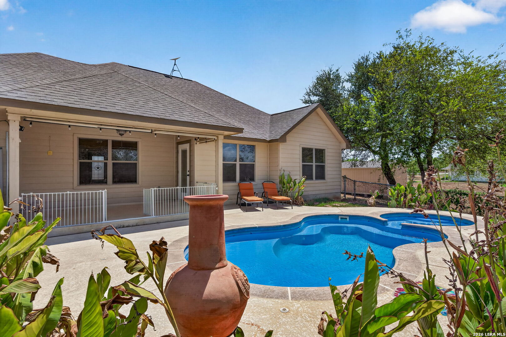 555 CIMARRON SQ, Poteet, TX 78065