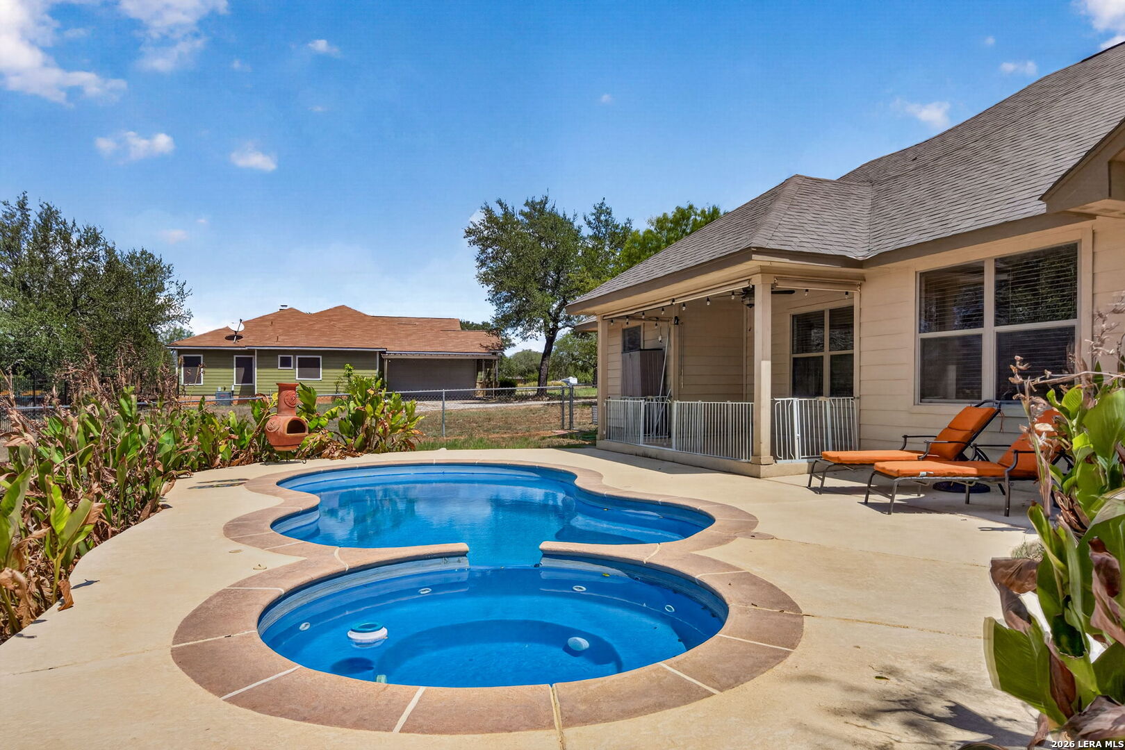 555 CIMARRON SQ, Poteet, TX 78065