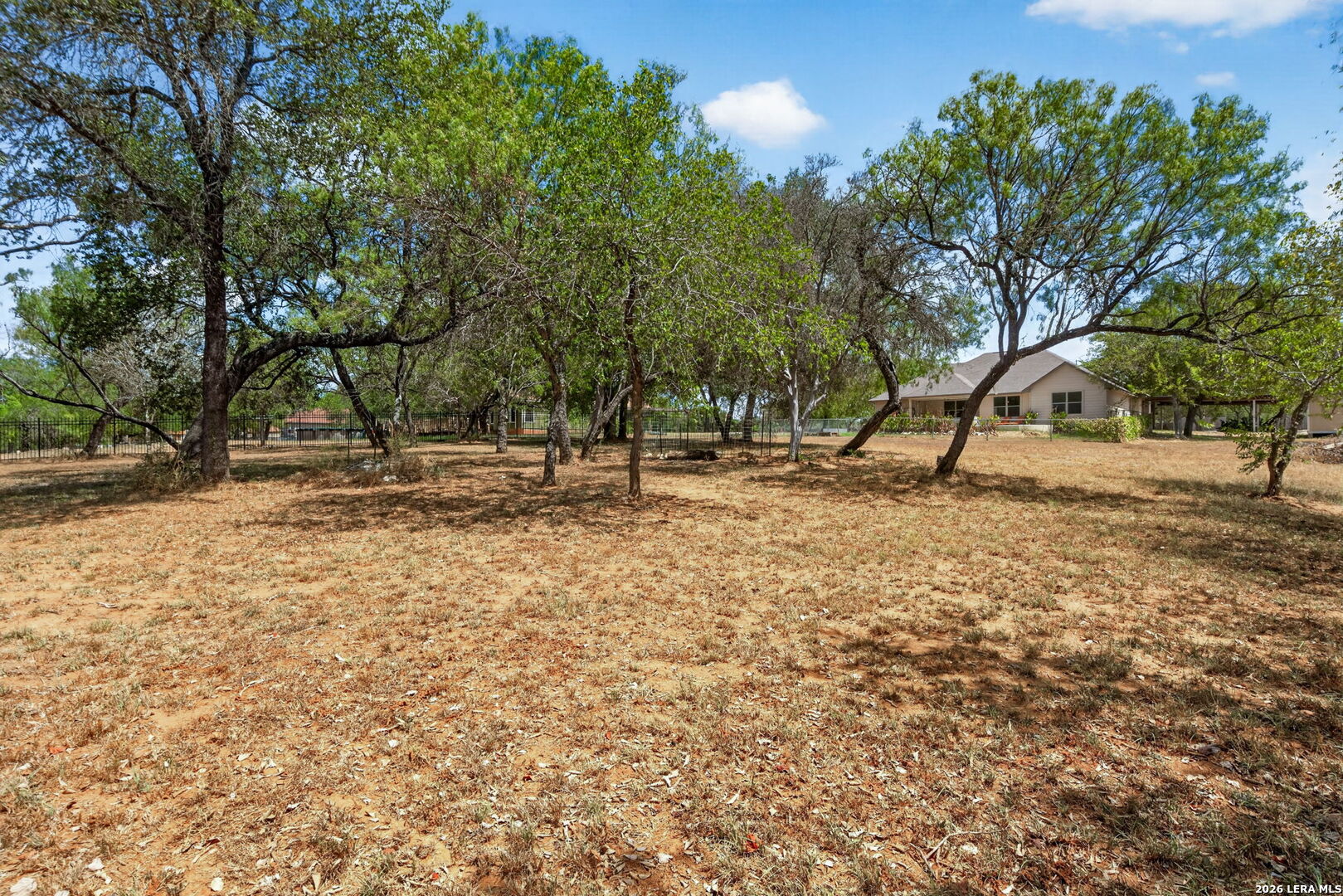 555 CIMARRON SQ, Poteet, TX 78065