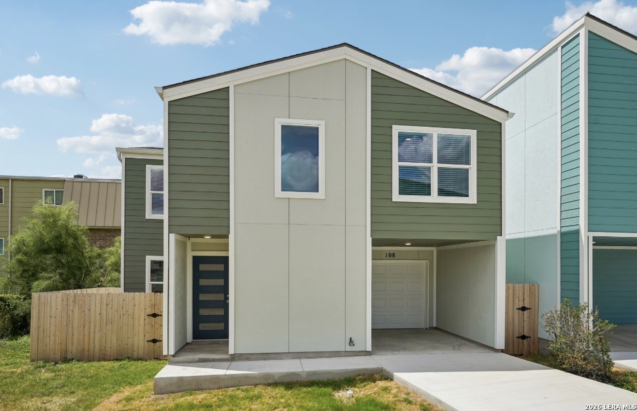 310 W Evergreen St #108 Listing Cover Image