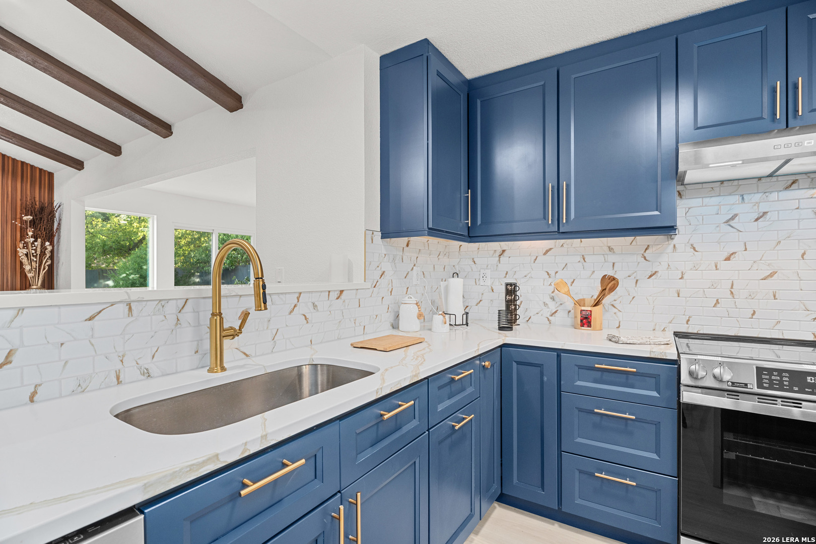 1607 WHELESS LN, Austin, TX 78723