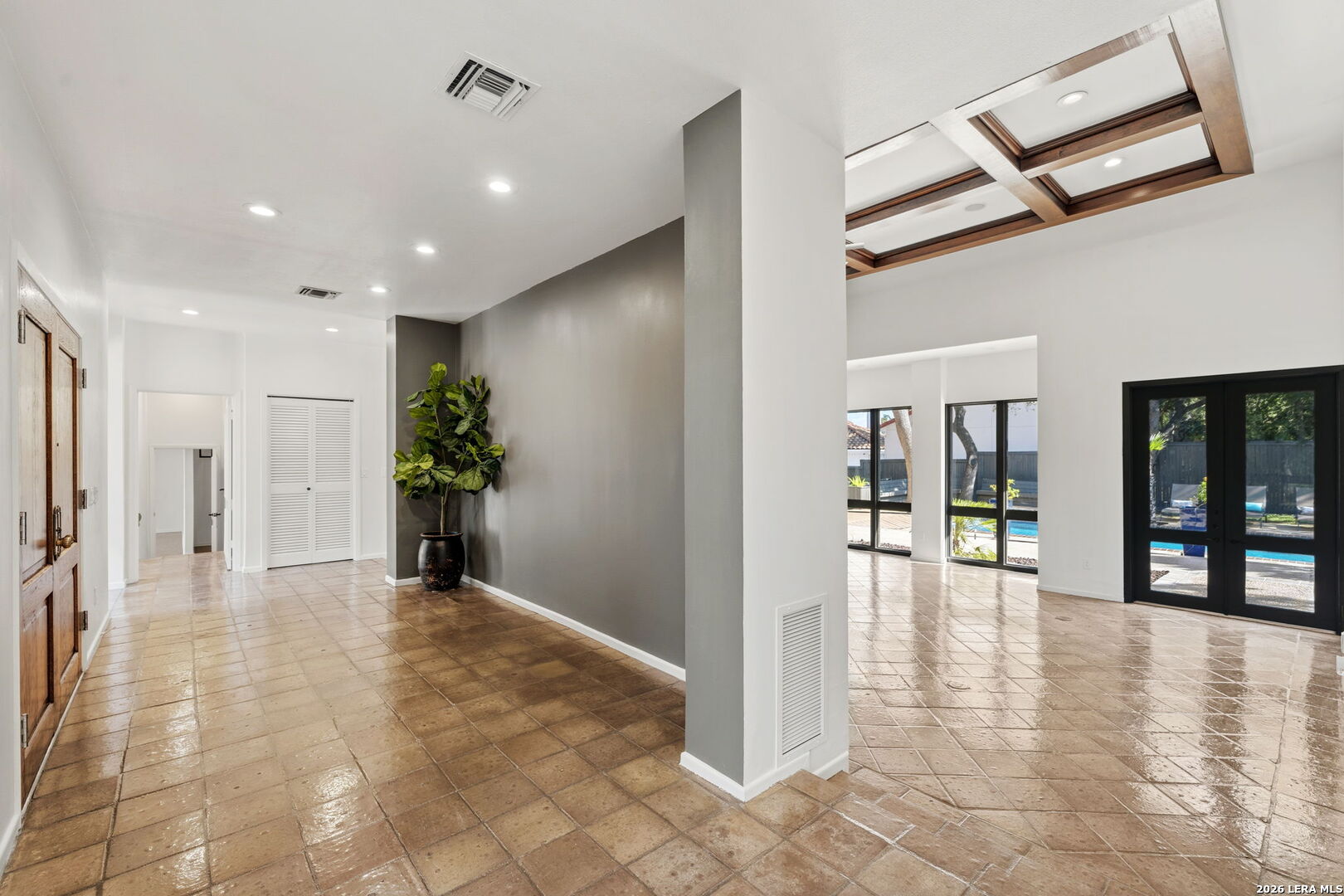 Entry/Foyer