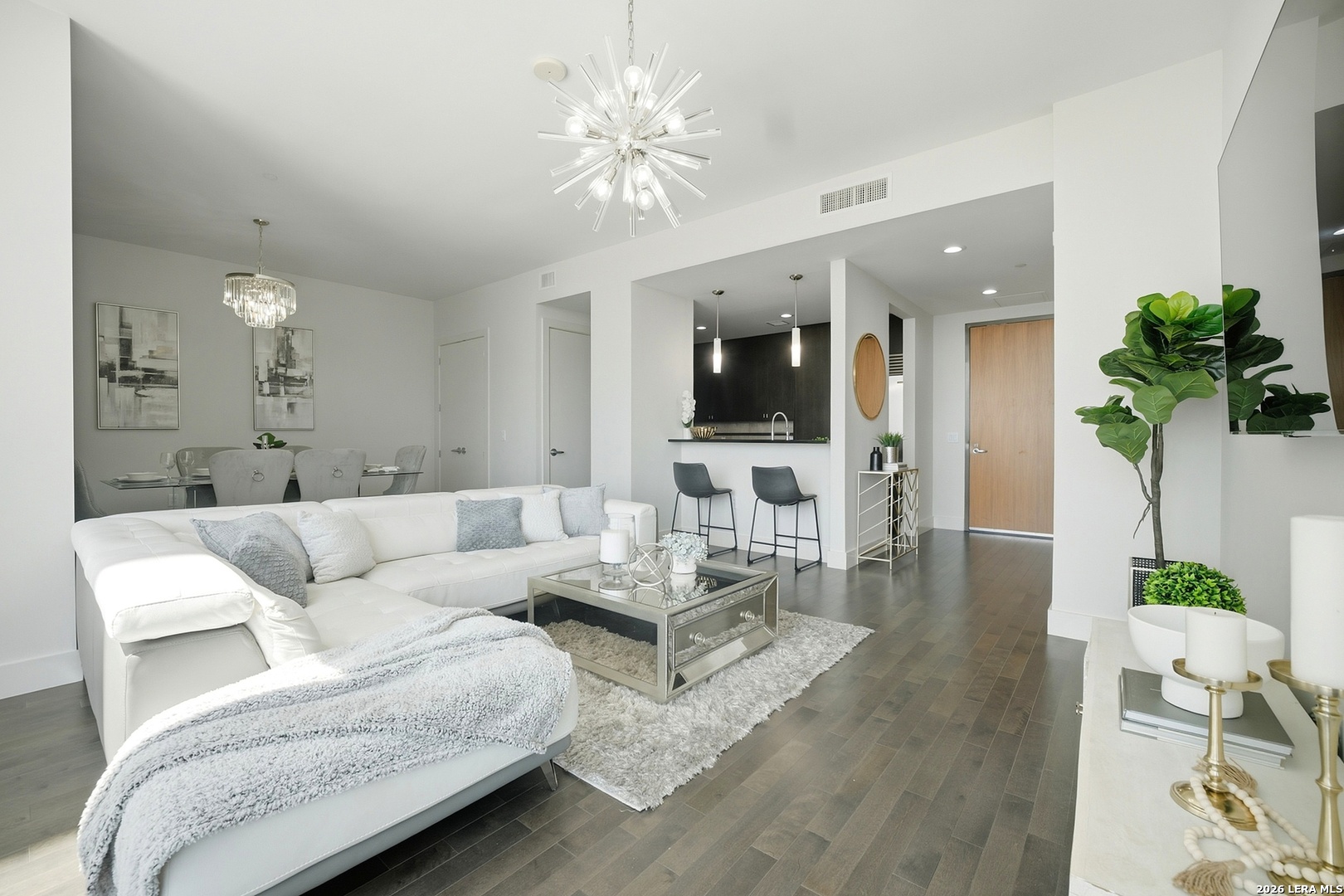 610 E Market UNIT 2909