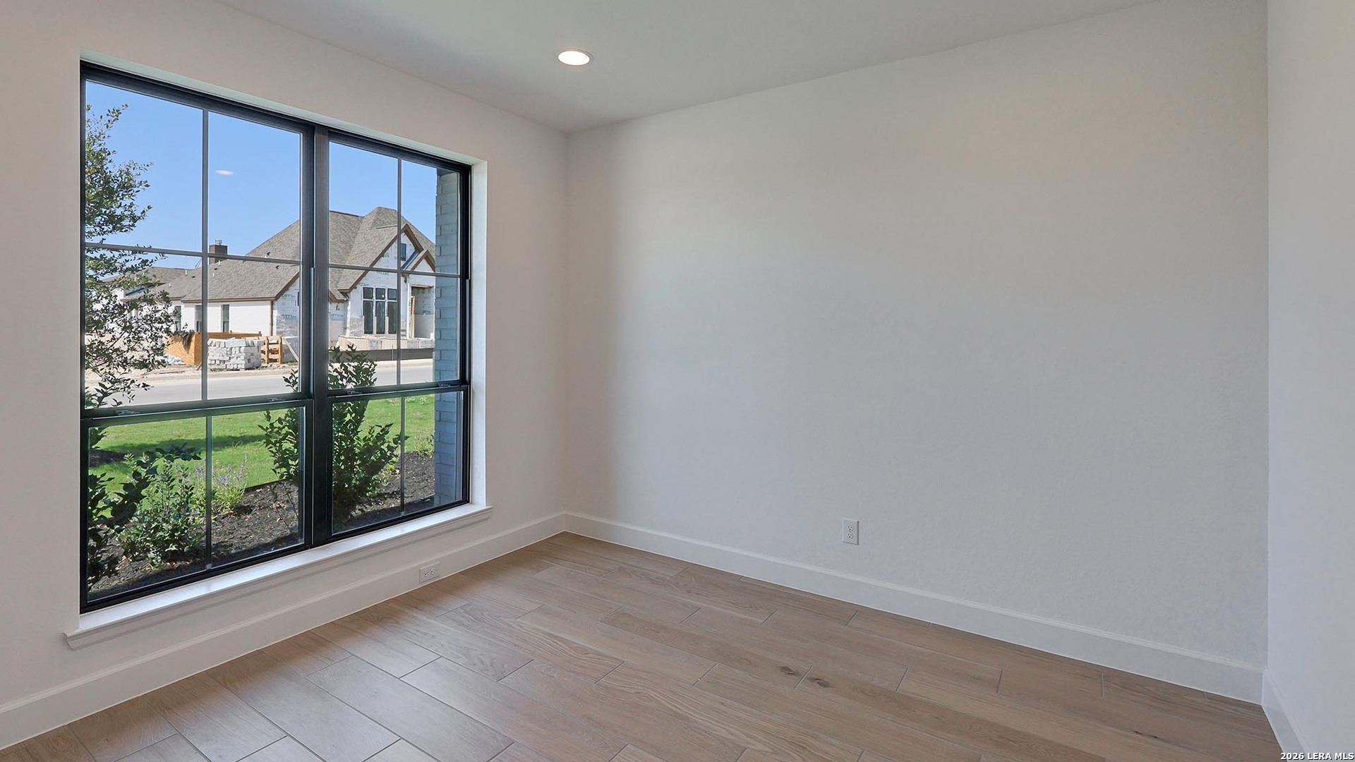 275 Post Oak, photo 6