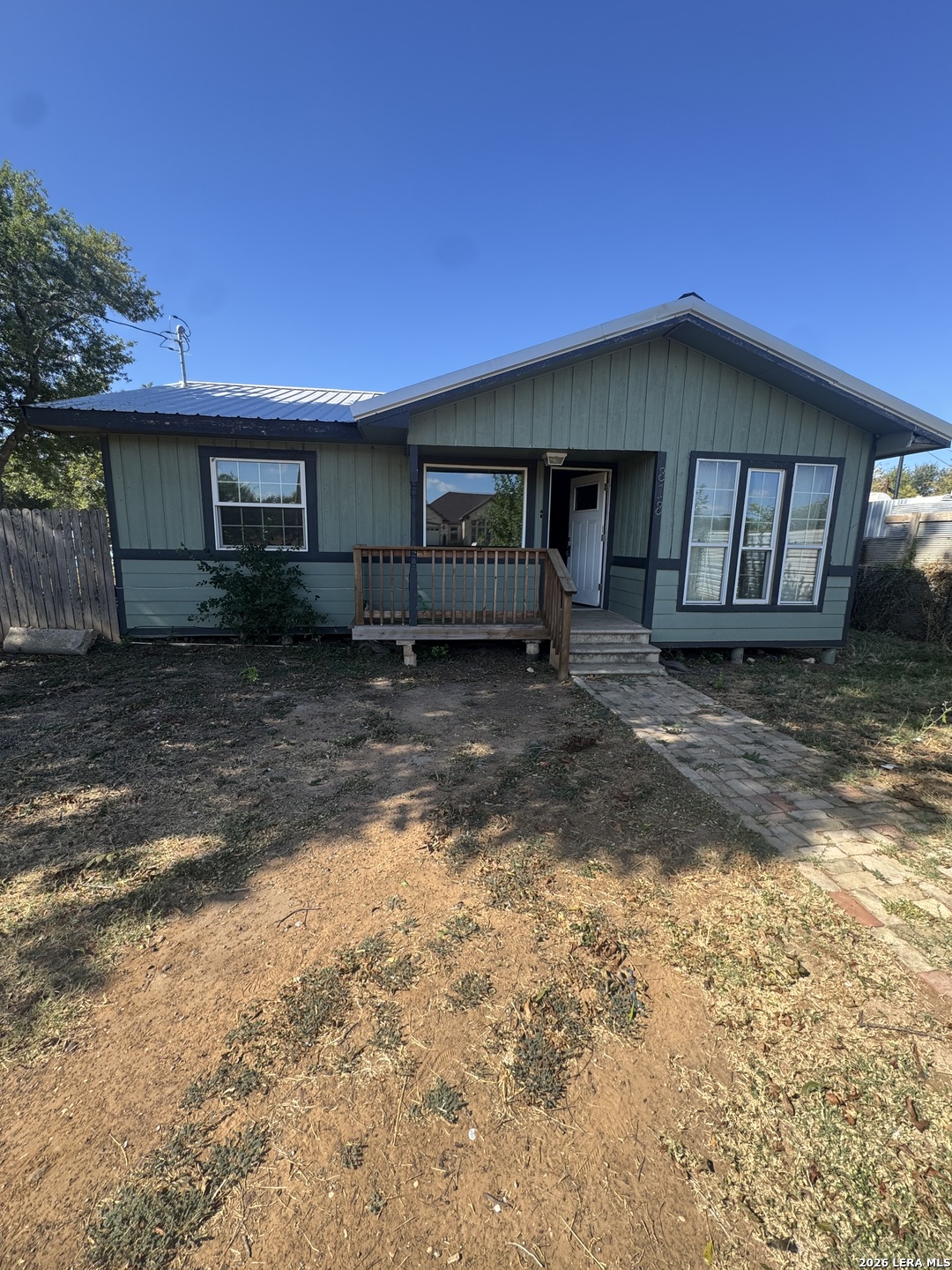 818 Brazos Listing Cover Image
