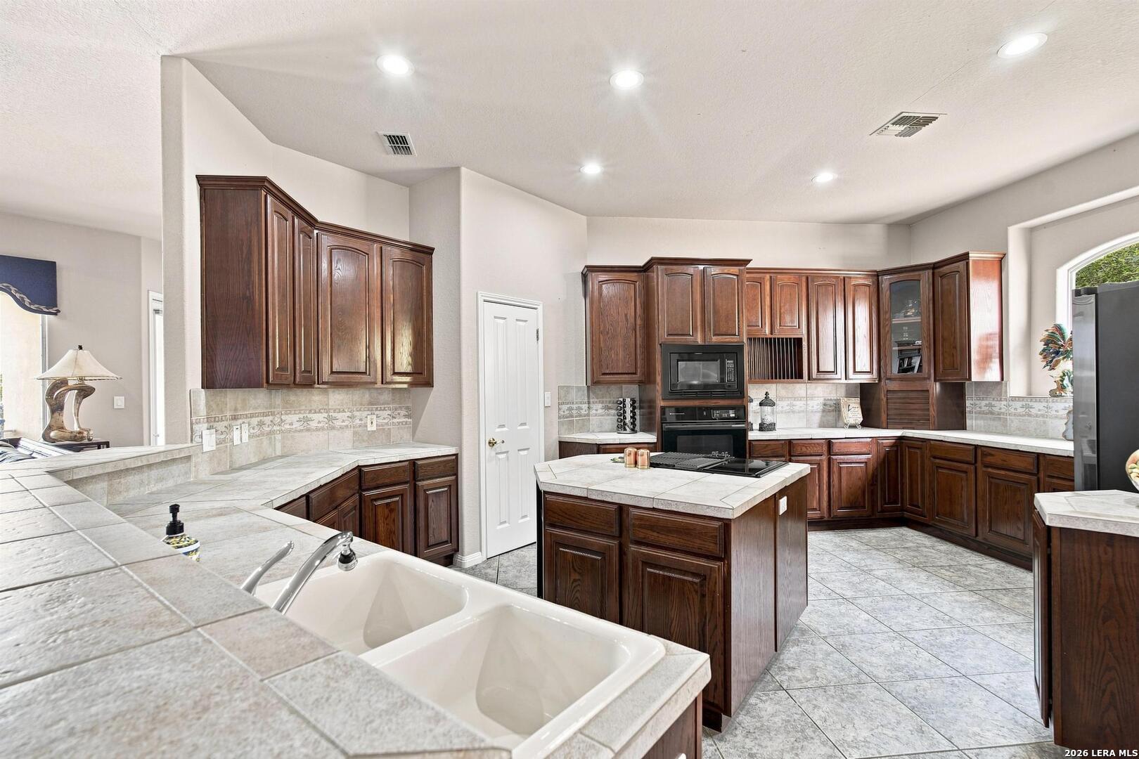 3443 Mountain Loop, San Antonio, TX 78261